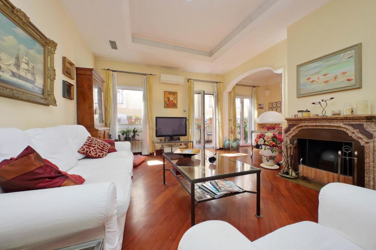 4Bnb - Luxury Trevi Apartment W Terrace Roma Ngoại thất bức ảnh