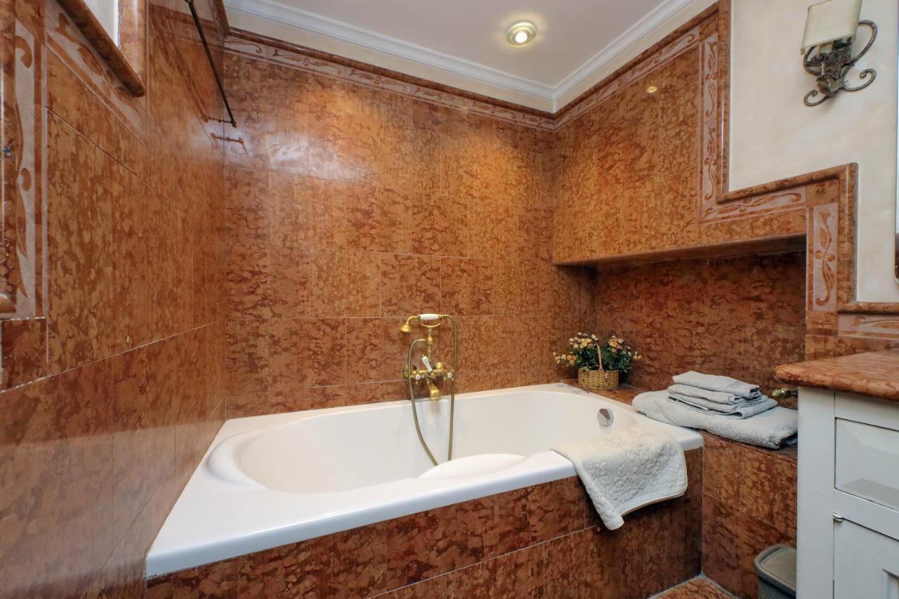 4Bnb - Luxury Trevi Apartment W Terrace Roma Ngoại thất bức ảnh
