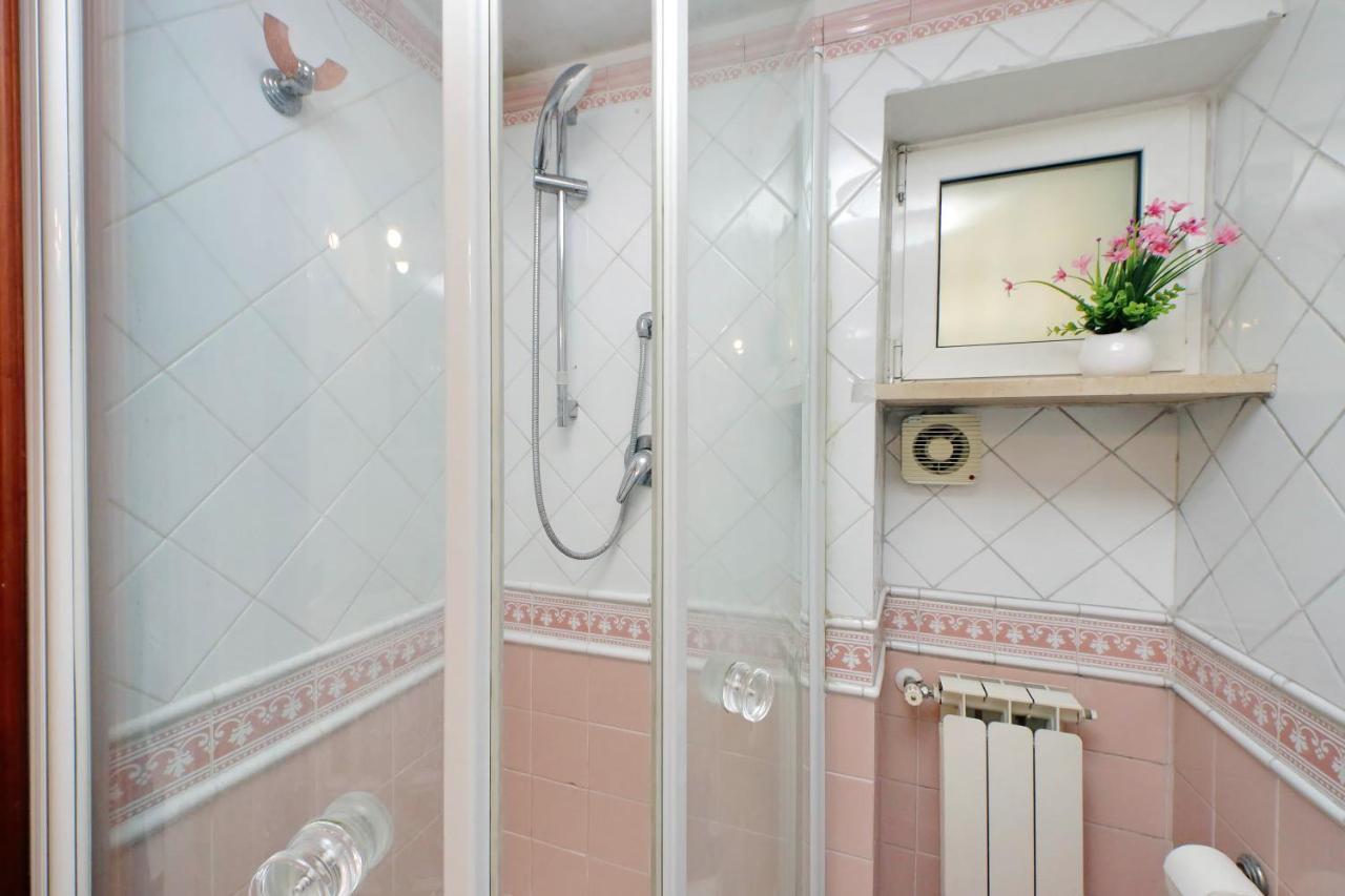 4Bnb - Luxury Trevi Apartment W Terrace Roma Ngoại thất bức ảnh