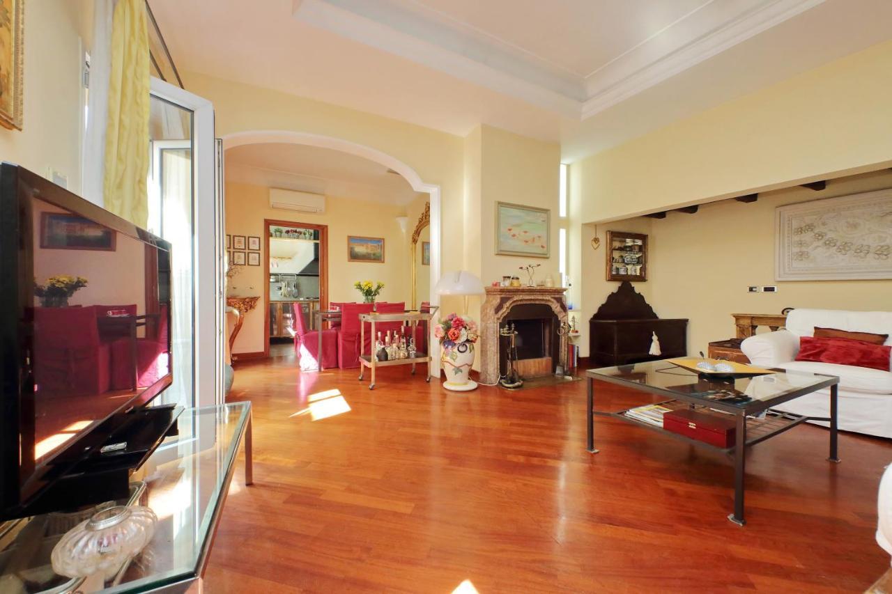 4Bnb - Luxury Trevi Apartment W Terrace Roma Ngoại thất bức ảnh