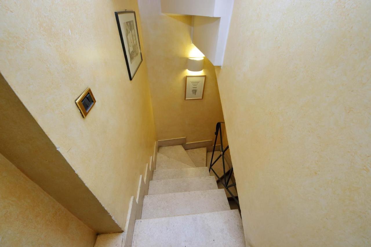 4Bnb - Luxury Trevi Apartment W Terrace Roma Ngoại thất bức ảnh